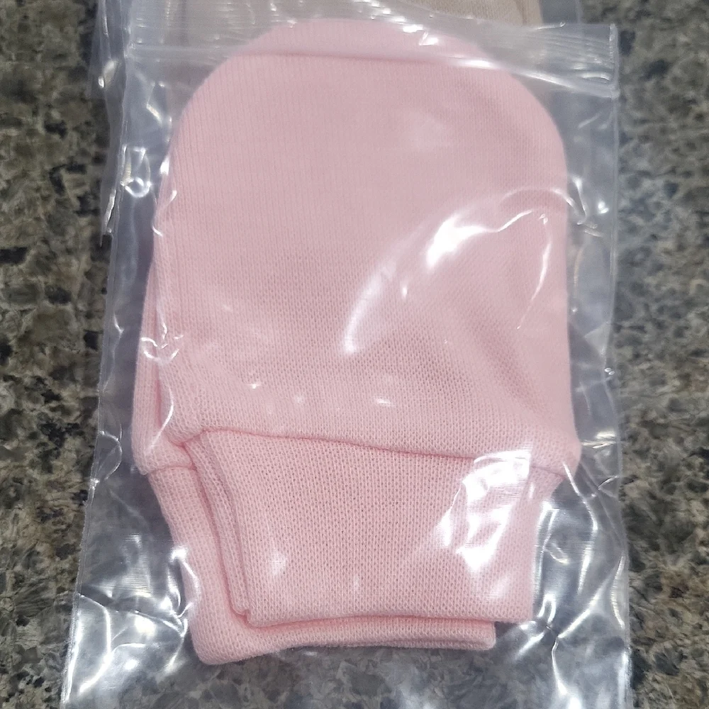 Set of 5 No-Show Socks in Black, White, Beige, and Pink